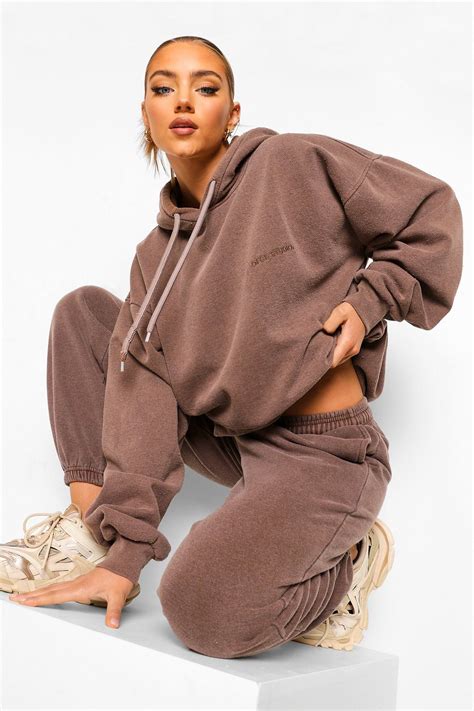 oversized tracksuit for women.